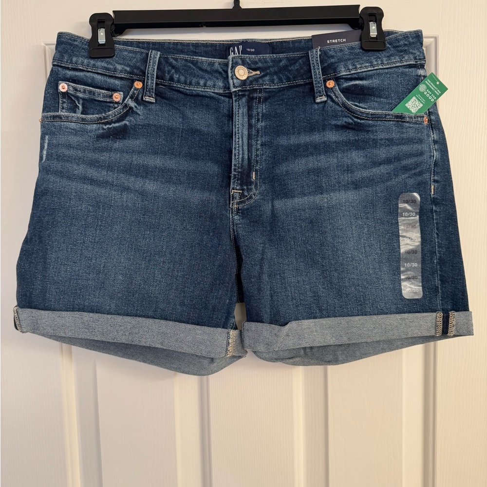 GAP 5” Mid-rise Classic Blue Denim Shorts with Washwell